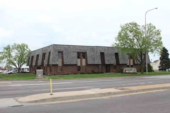 7820 N University St, Peoria, IL 61614